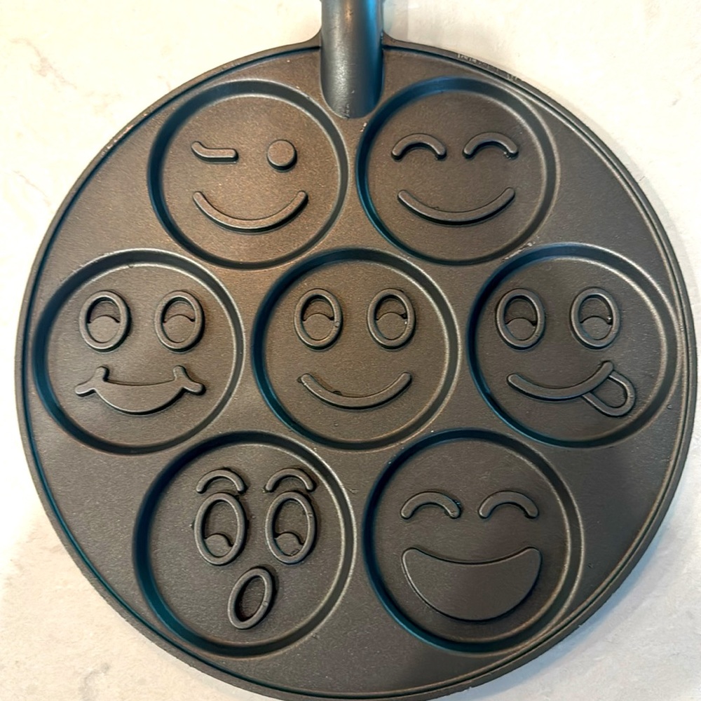 Nordic Ware Non Stick Smiley Face Pancake Pan